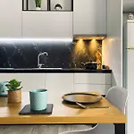 Newly Renovated One Bedroom In Apartamento *