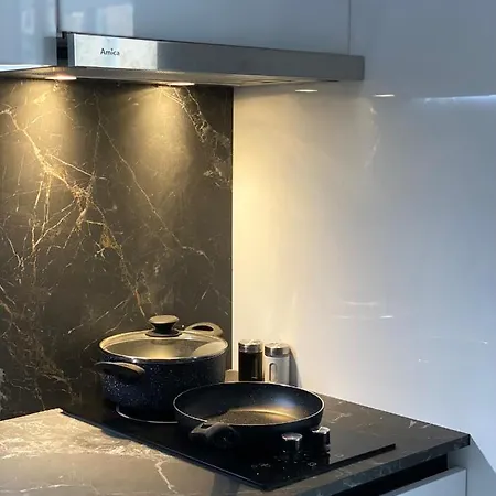 Newly Renovated One Bedroom In * Τίρανα