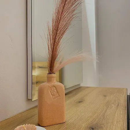 Newly Renovated One Bedroom In Διαμέρισμα *